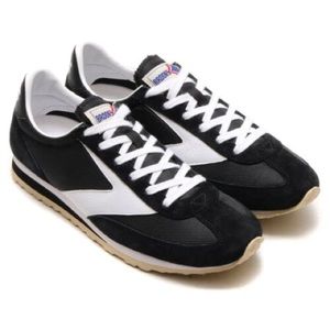 Brooks Heritage Vanguard, Men’s 7.5 or Women’s 9